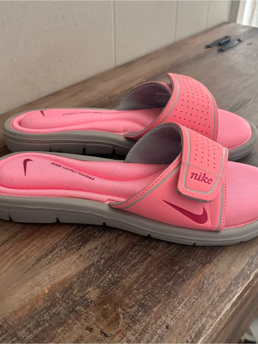 Nike Comfort Footbed Slides Pink Size 9 EUC